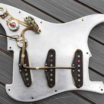 Fender Stratocaster Loaded pickguard ABBY - FAT50s - With certificate image 5