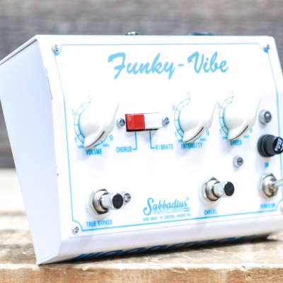 Sabbadius Custom Shop Funky-Vibe Woodstock Chorus Vibrato Effect Pedal w/Box image 3