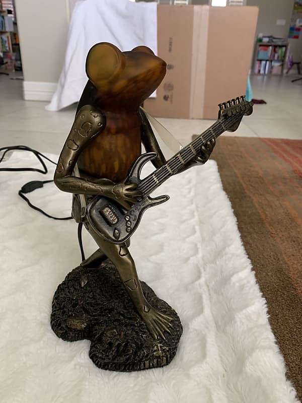 Frog guitar lamp image 1