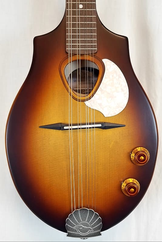 Seagull S8 Acoustic/ Electric Mandolin, Sunburst, EQ, W/Bag Reverb