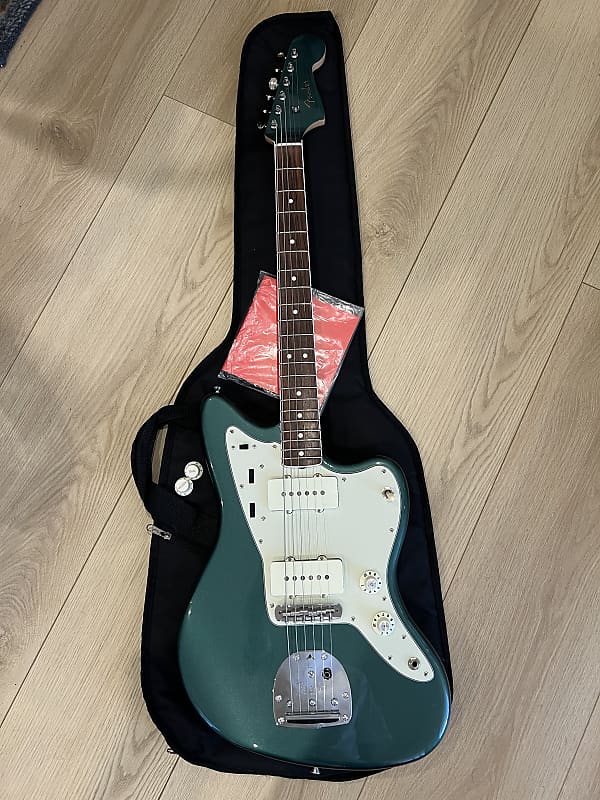 Fender MIJ Traditional II Late '60s Jazzmaster | Reverb