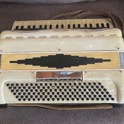 Excelsior Accordiana Accordion Model 305 w/Case image 7