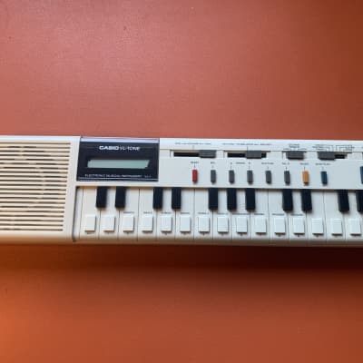 Casio VL-1 VL-Tone 29-Key Synthesizer Keyboard 1979 - 1984 - White