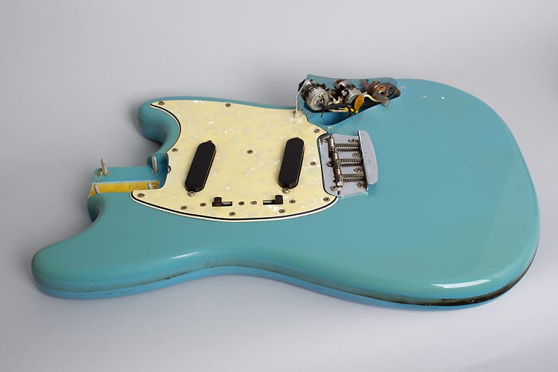 Fender Duo-Sonic II Solid Body Electric Guitar (1966), ser
