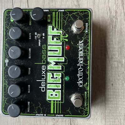 Electro-Harmonix Deluxe Bass Big Muff Pi Distortion / Sustainer