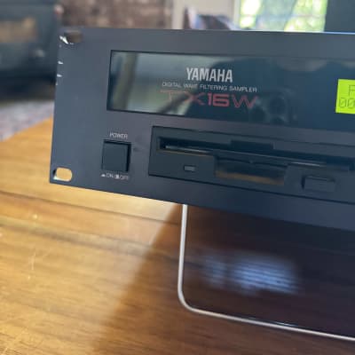 Yamaha TX16W Digital Wave Filtering Stereo Sampler