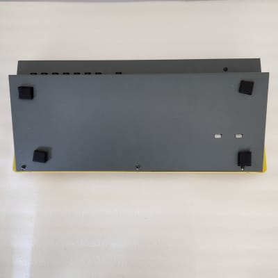 Waldorf Q Rack Synth - 16-Voice Rackmount Synthesizer 1999 - 2011 - Yellow image 7