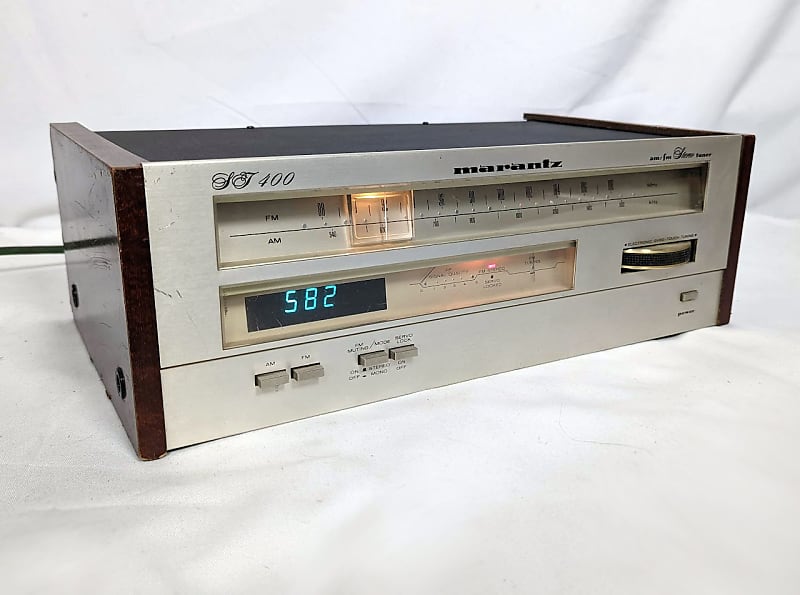 Marantz ST400 AM/FM Stereophinic Analog Tuner w/Digital Display