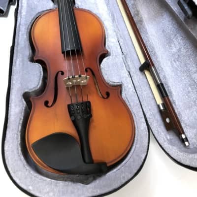 Pre-owned Mendini - 1/2 size Violin Outfit - Setup and ready to play. image 5