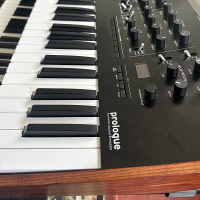 Korg Prologue 8 Polyphonic 49-Key 8-Voice Analog Synthesizer 2018 - Present - Black/Wood