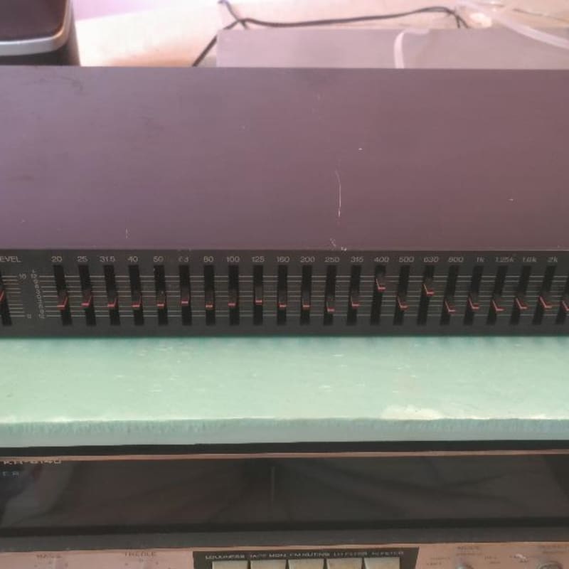 Yamaha GQ1031 Graphic Equalizer in GOOD condition 1990's 