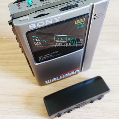 Sony WM F404 Walkman Cassette Player, RARE FULL SET, TOP SHAPE