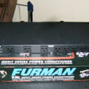 Furman Merit Series M-8Dx 9-Outlet Power Conditioner w/ Lights & Digital Meter (open) *store demo