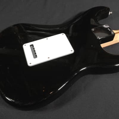 Fender Standard Stratocaster Left-Handed with Rosewood Fretboard 2013 - Black image 6