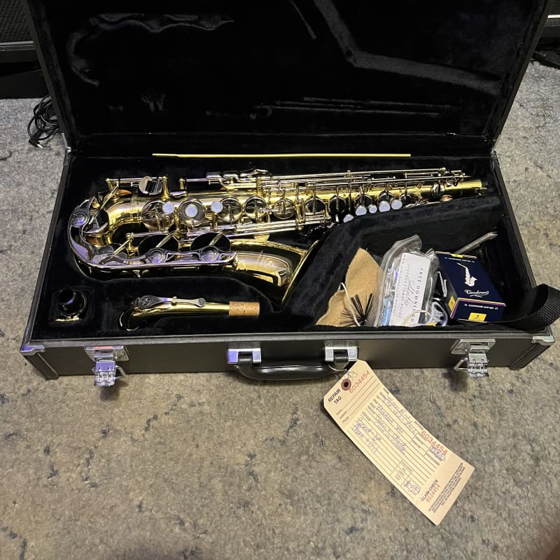 Levante LV-AS4105 Eb Alto Saxophone w/ Case, Hand-Engraved Bell, Incl  Mouthpiece