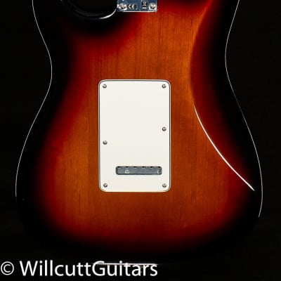 Fender Player Stratocaster HSS, Pau Ferro Fingerboard, 3-Color Sunburst (662) image 4