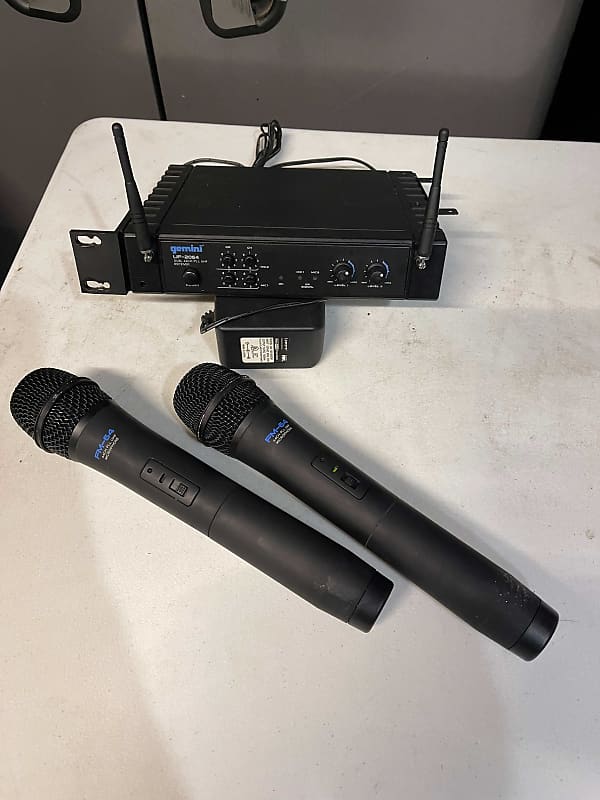 Gemini UF 2064 Wireless Mic Receiver w 2 Mics