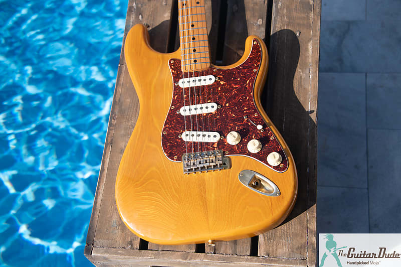 レアフェンダーFender JapanのST57/ASHシースルー - エレキギター