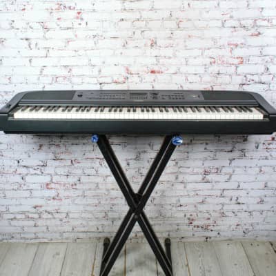 Yamaha - DGX-670 - 88 Key Digital Arranger Keyboard - w/Bag PS Pedal And Music Rest - x1097 - USED
