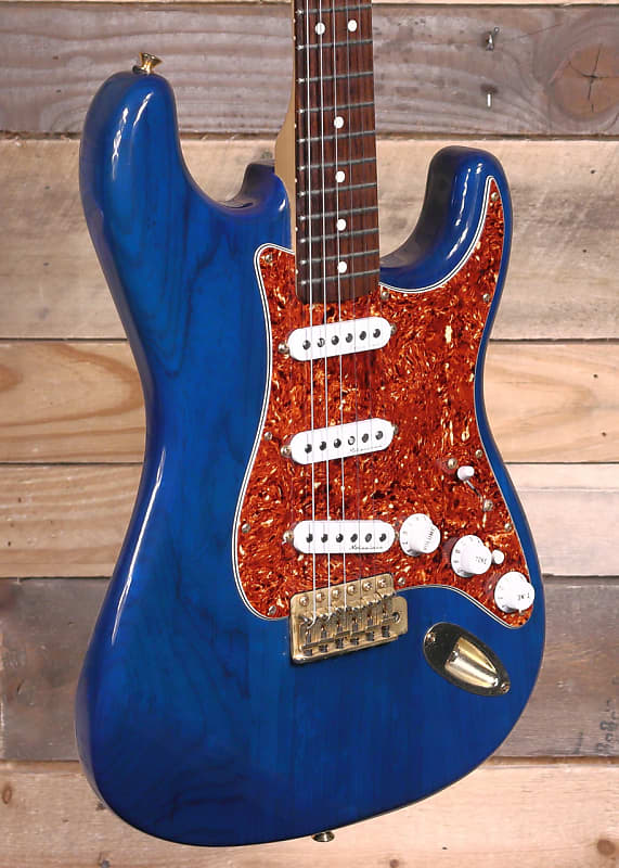 ギター Fender Mexico Deluxe Player Stratocaster Fender Deluxe Players Stratocaster | Reverb