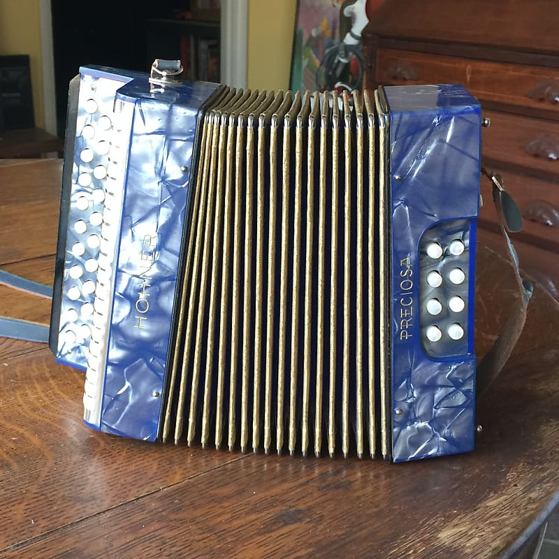 Hohner preciosa accordion top