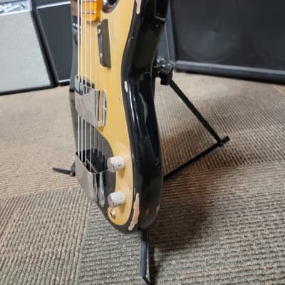 Fender Custom Shop '58 Precision Bass Relic - Black paint over 3 Tone Sunburst image 9