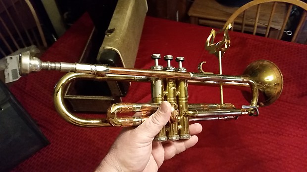 Rare Vintage 1956 Getzen Super Deluxe Tone Balanced Trumpet in original case