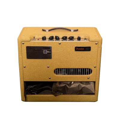 Fender Blues Junior Lacquered Tweed 15W 1x12 Combo image 2