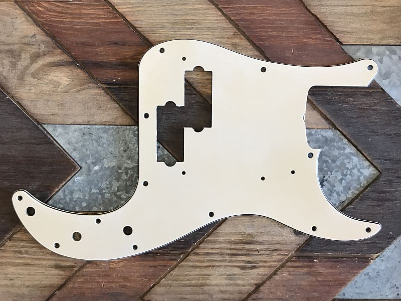 Real Life Relics Genuine Fender® Aged White 62 Precision P Bass® Pickguard 0991361000   [PGM4] image 1