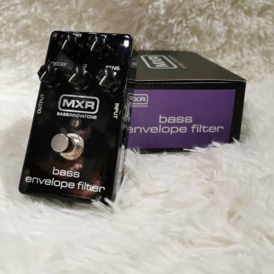 MXR M82 Bass Envelope Filter Pedal Electric Bass Guitar MXR M82 Bass Envelope Filter Pedal Electric Bass Guitar