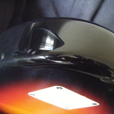 Blade Tetra B-1 Bass 2006 3 Tone Sunburst -Foam Case-Post possible-Offers considered image 11