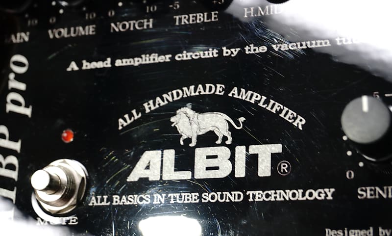 Albit A1BP PRO 12AX7 Tube & Pre-Amp W/ Semiconductor - Hand