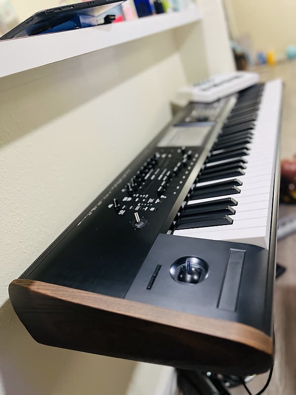 Korg KRONOS 2 73-Key Digital Synthesizer Workstation | Reverb