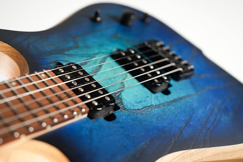 Raptor 6 - Versatile with classic design - Skervesen Custom