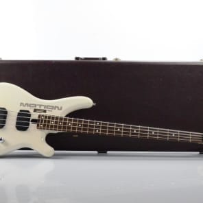 Yamaha Motion B MB-II White Electric Bass Guitar w/ Hard Case