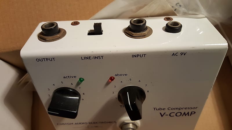 CAE | Custom Audio Engineering Japan V-Comp Tube Compressor White