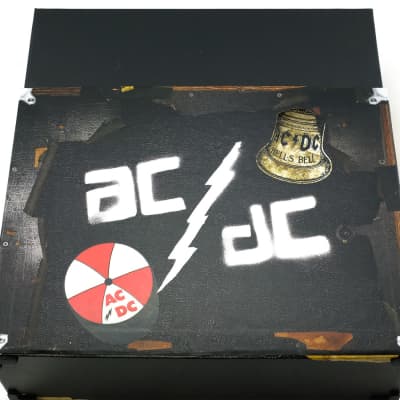 AC/DC Backtracks The Ultimate Box Set ULTRA RARE limited edition ‘DELUXE COLLECTOR'S EDITION image 5