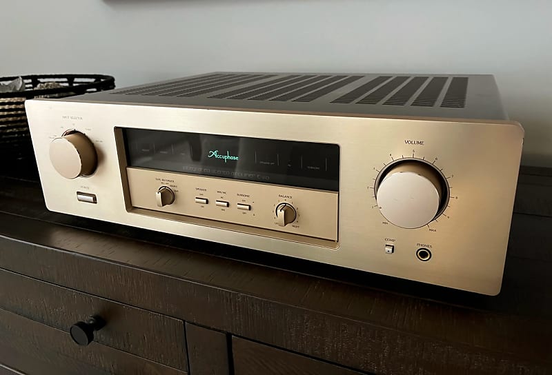 Accuphase E-210 A integrated amp