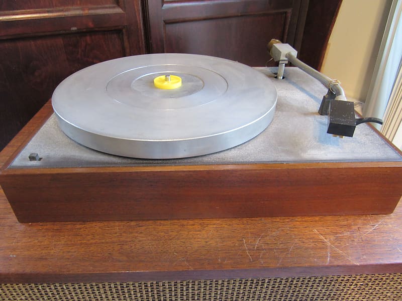 Acoustic Research AX turntable in excellent condition, professionally serviced - 1970&#039;s  			