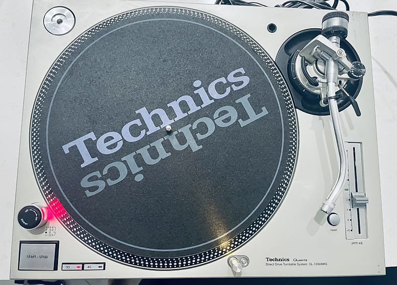 Technics SL-1200MK5 direct drive DJ turntable in Excellent