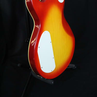 Conqueror Single Cut Cherry Burst Electric Guitar with Case image 10