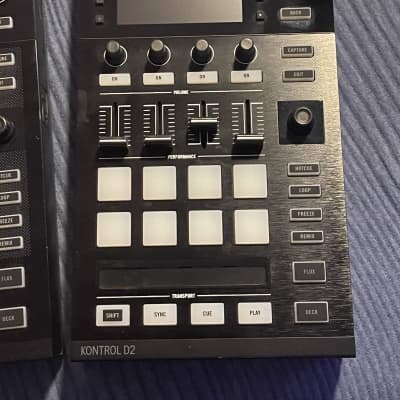 Native Instruments Traktor Kontrol D2