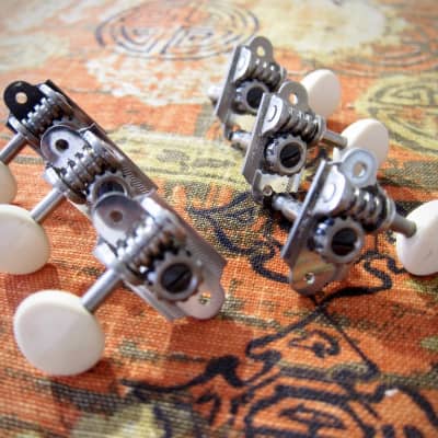 Vintage Waverly Guitar Tuners Gretsch Martin & Others Circa 1950s-1960s Set of Six Three on a Side-Chrome with Plastic Buttons for sale