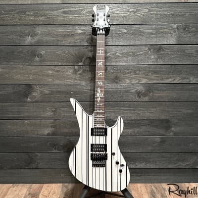 Schecter Synyster Standard White/Black Electric Guitar B-stock image 14