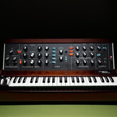 Moog Minimoog Model D Reissue 44-Key Monophonic Synthesizer (2022) 2022 - Present - Black / Wood
