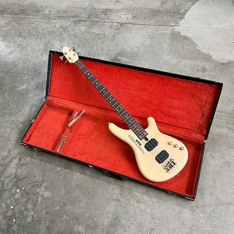 Yamaha Motion Bass MB-III c 1980's Cocaine white original Yamaha Motion Bass MB-III c 1980's Cocaine white original