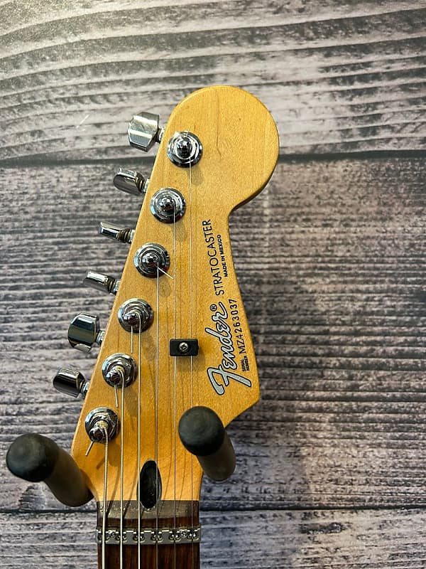 ギター Fender Mexico Stratocaster mod. Pimp my Mexican [ MIM ] Fender Strat: complete overhaul