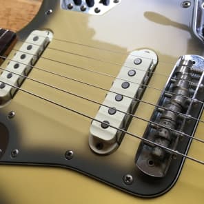 Fender Japan シリアルナンバーで年代特定 - HYBRID GUITARS Note