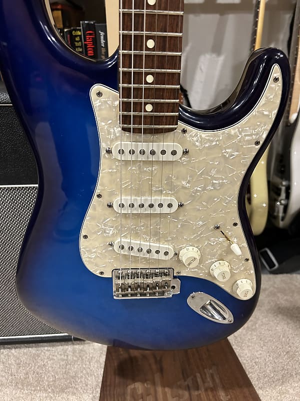 Fender stratocaster deals bonnie raitt signature