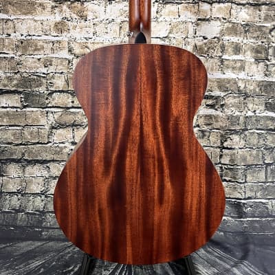 Breedlove Discovery S Concerto Sitka-African Mahogany image 4